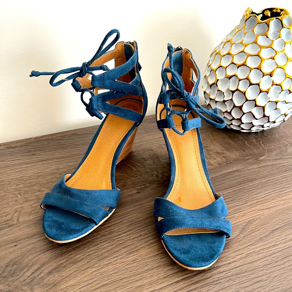 Navy Blue Size 7 Wedge Faux Suede 2.5 inch heel
